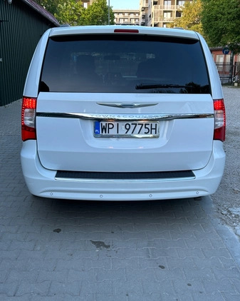 Chrysler Town &amp; Country cena 84000 przebieg: 104000, rok produkcji 2015 z Warszawa małe 436